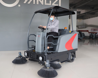 電動(dòng)掃地機