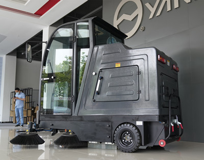 電動(dòng)掃地車(chē)