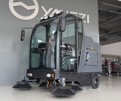 電動(dòng)掃地車(chē)