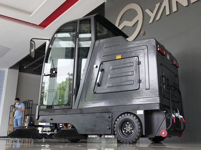 電動(dòng)掃地車(chē)