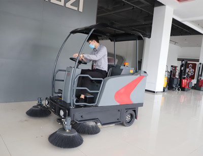 電動(dòng)掃地車(chē)