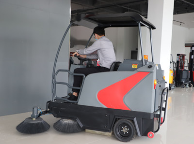 電動(dòng)掃地機 電動(dòng)掃地機