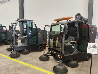 電動(dòng)掃地車(chē)
